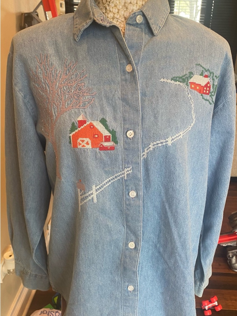 Vintage 90s Light Wash Denim Button-Up Shirt with Embroidered Farm Motif